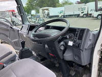 いすゞエルフ冷凍車（冷蔵車）小型（2t・3t）[写真33]