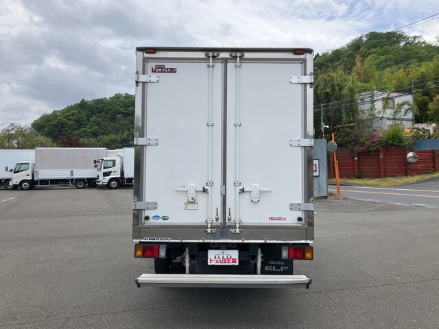 いすゞエルフ冷凍車（冷蔵車）小型（2t・3t）[写真09]