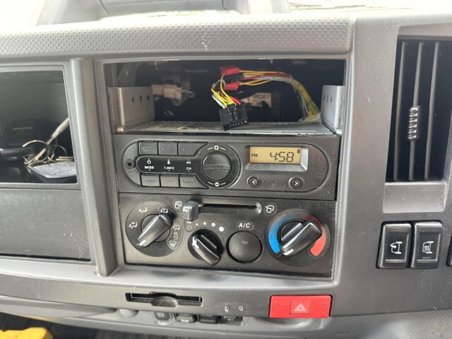 いすゞエルフ保冷バン小型（2t・3t）[写真15]