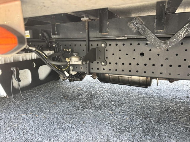 いすゞエルフ保冷バン小型（2t・3t）[写真27]