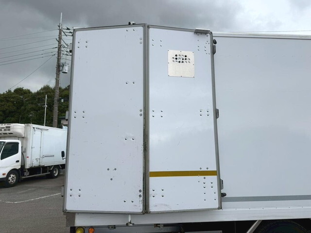 いすゞエルフ保冷バン小型（2t・3t）[写真30]