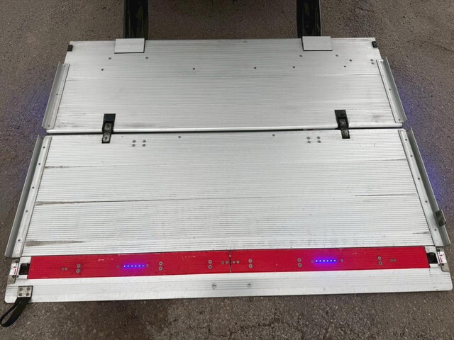 いすゞエルフ保冷バン小型（2t・3t）[写真32]