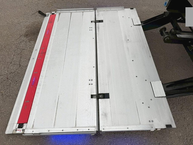 いすゞエルフ保冷バン小型（2t・3t）[写真33]