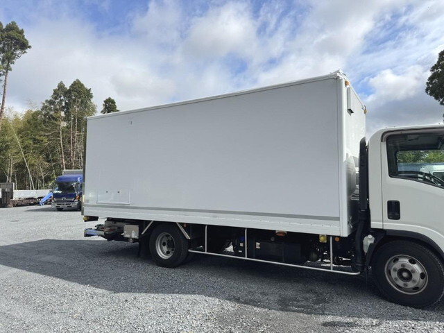 いすゞエルフ保冷バン小型（2t・3t）[写真06]