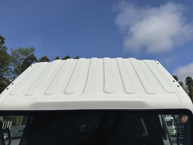 いすゞエルフ保冷バン小型（2t・3t）[写真08]