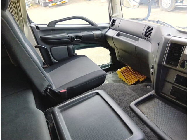 日野プロフィアアルミウイング大型（10t）[写真28]