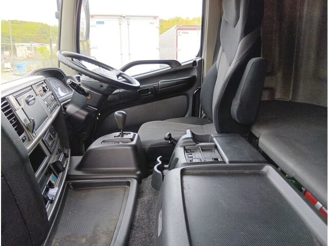 日野プロフィアアルミウイング大型（10t）[写真31]