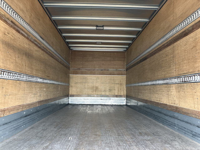 いすゞフォワードアルミバン中型（4t）[写真11]