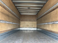 いすゞフォワードアルミバン中型（4t）[写真12]