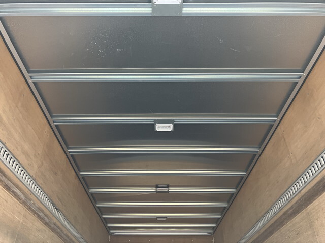 いすゞフォワードアルミバン中型（4t）[写真14]