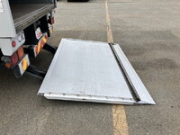 いすゞフォワードアルミバン中型（4t）[写真17]