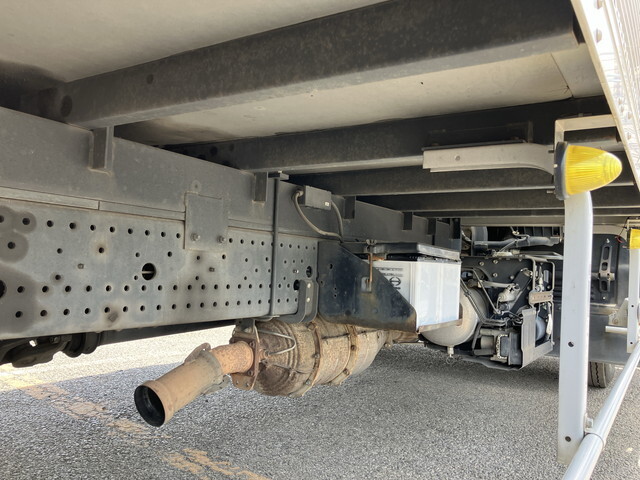 いすゞフォワードアルミバン中型（4t）[写真24]