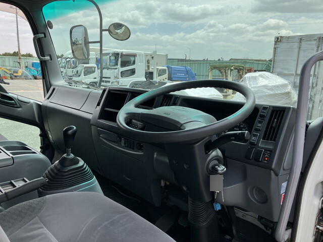 いすゞフォワードアルミバン中型（4t）[写真34]