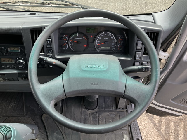 いすゞフォワードアルミバン中型（4t）[写真35]