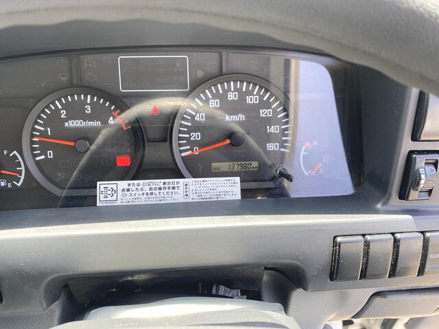 いすゞエルフ平ボディ小型（2t・3t）[写真09]