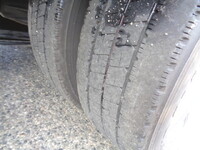 三菱ふそうキャンター平ボディ小型（2t・3t）[写真11]