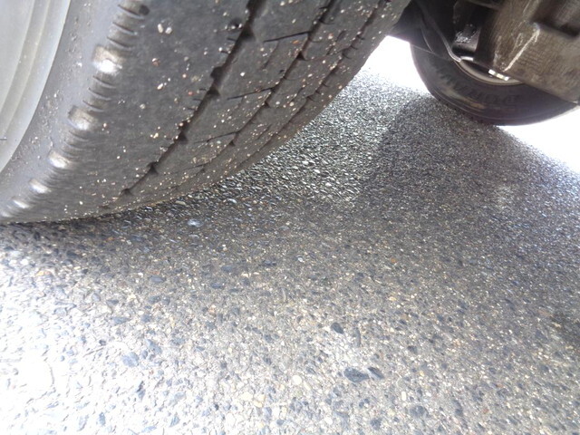 三菱ふそうキャンター平ボディ小型（2t・3t）[写真11]