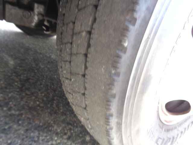 三菱ふそうキャンター平ボディ小型（2t・3t）[写真12]