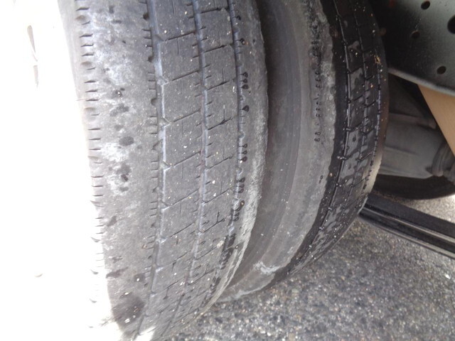 三菱ふそうキャンター平ボディ小型（2t・3t）[写真13]