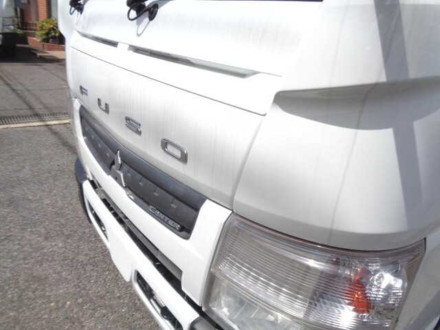 三菱ふそうキャンター平ボディ小型（2t・3t）[写真18]