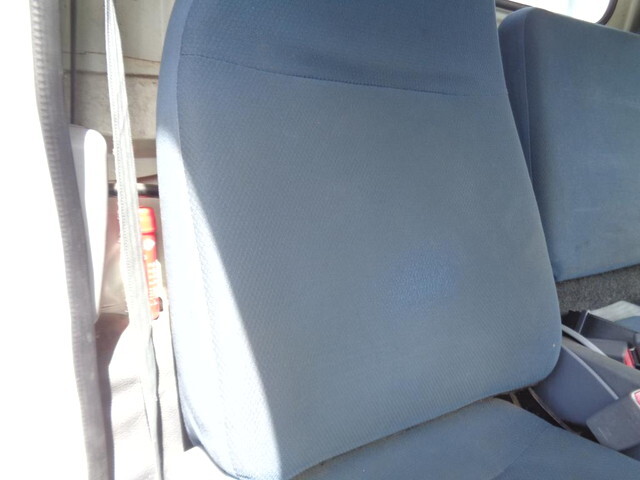 三菱ふそうキャンター平ボディ小型（2t・3t）[写真21]