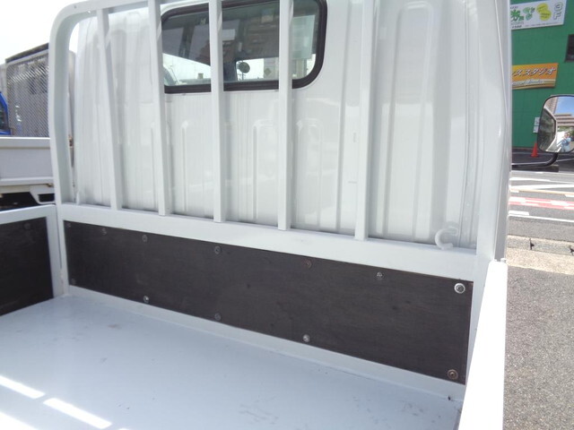 三菱ふそうキャンター平ボディ小型（2t・3t）[写真06]