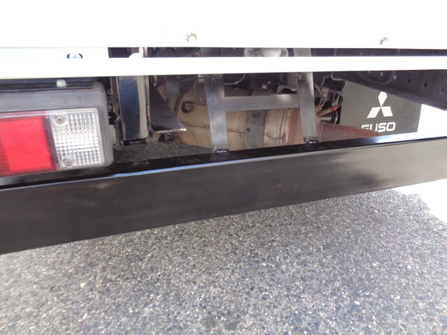 三菱ふそうキャンター平ボディ小型（2t・3t）[写真08]