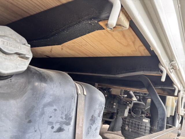 いすゞエルフ平ボディ小型（2t・3t）[写真25]