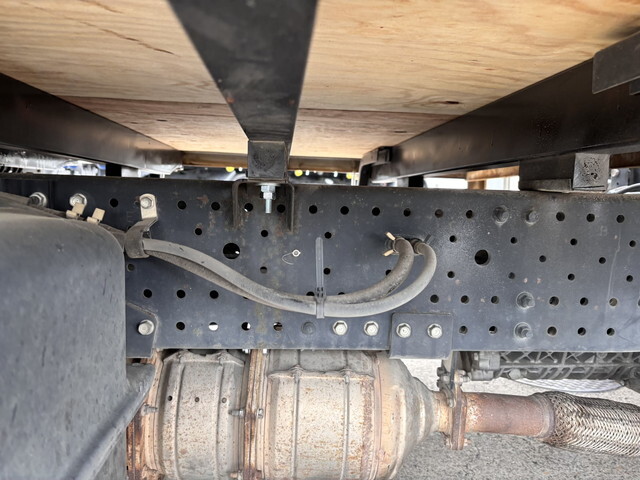 いすゞエルフ平ボディ小型（2t・3t）[写真26]