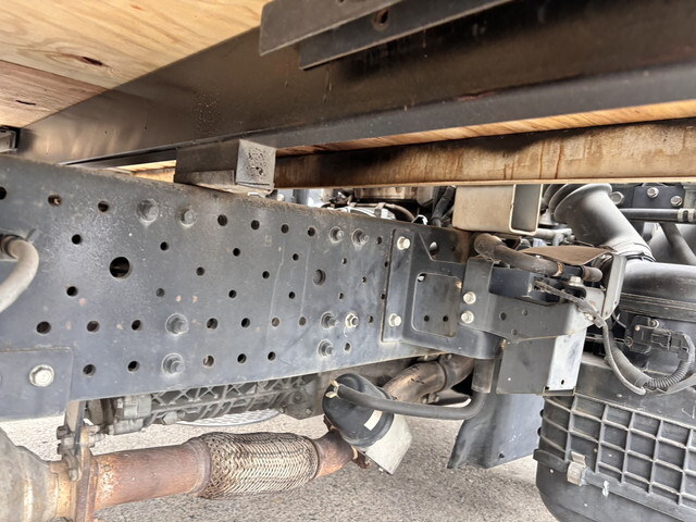 いすゞエルフ平ボディ小型（2t・3t）[写真27]