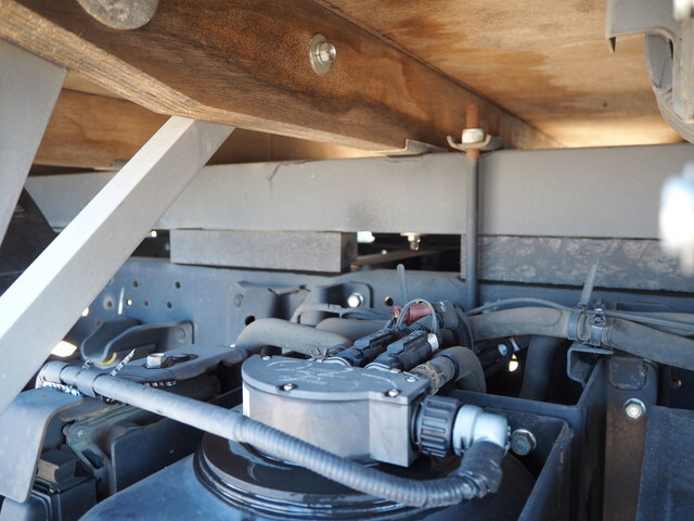 いすゞエルフ平ボディ小型（2t・3t）[写真15]