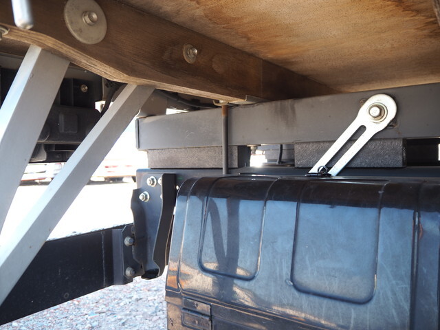 いすゞエルフ平ボディ小型（2t・3t）[写真18]