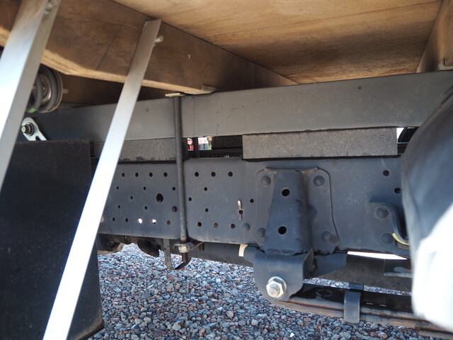 いすゞエルフ平ボディ小型（2t・3t）[写真20]