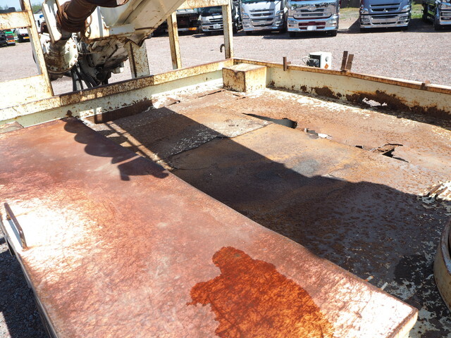 いすゞフォワード穴掘建柱車中型（4t）[写真25]