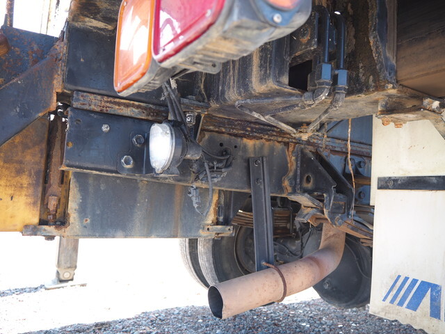 いすゞフォワード穴掘建柱車中型（4t）[写真27]