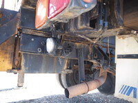 いすゞフォワード穴掘建柱車中型（4t）[写真28]