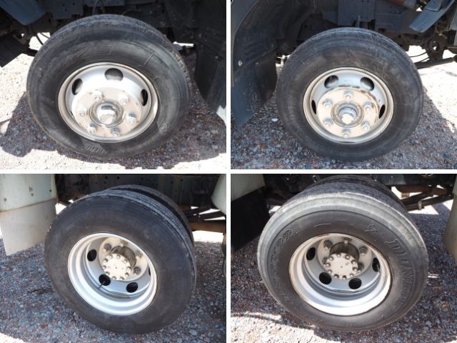 いすゞフォワード穴掘建柱車中型（4t）[写真29]