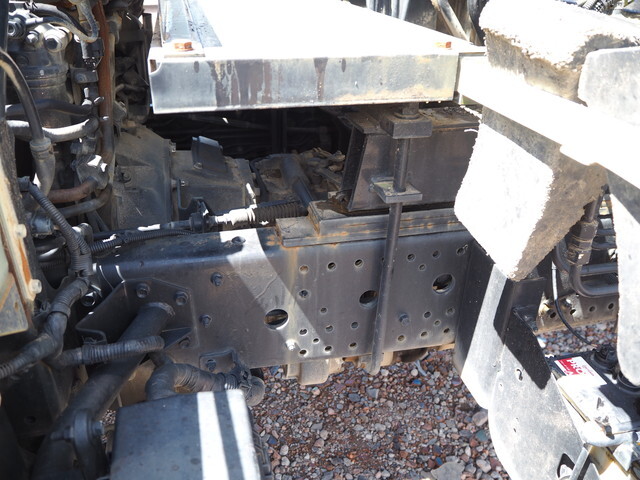 いすゞフォワード穴掘建柱車中型（4t）[写真30]