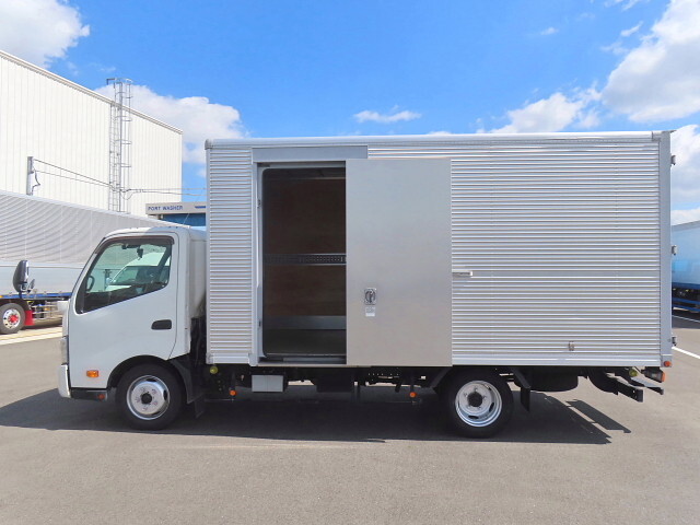 日野デュトロアルミバン小型（2t・3t）[写真28]