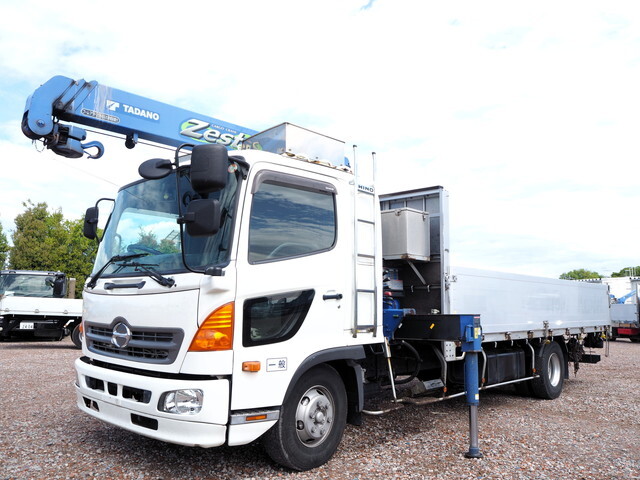 日野レンジャークレーン3段中型（4t）[写真03]