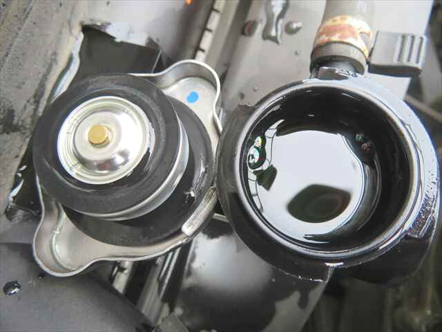 いすゞエルフ平ボディ小型（2t・3t）[写真11]