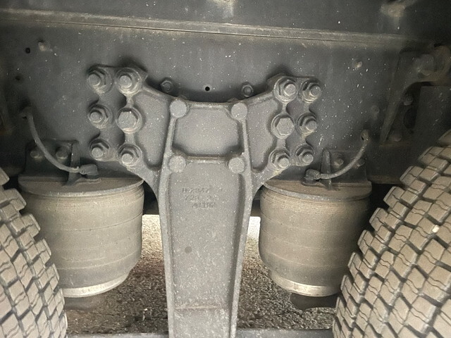 いすゞギガセルフローダー大型（10t）[写真15]