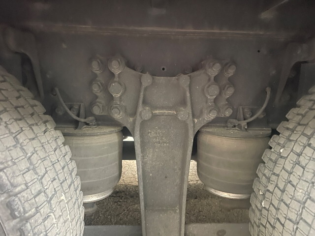 いすゞギガセルフローダー大型（10t）[写真16]