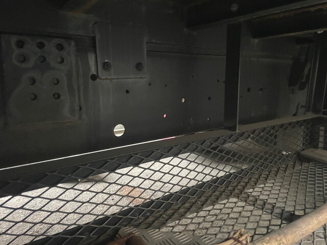 いすゞギガセルフローダー大型（10t）[写真19]