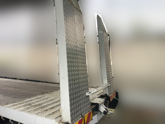 いすゞギガセルフローダー大型（10t）[写真07]