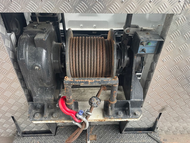 いすゞギガセルフローダー大型（10t）[写真09]