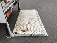 三菱ふそうキャンター平ボディ小型（2t・3t）[写真15]