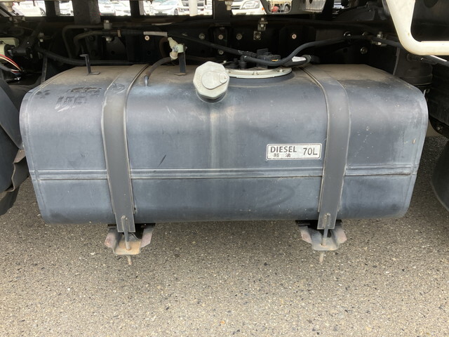 三菱ふそうキャンター平ボディ小型（2t・3t）[写真21]