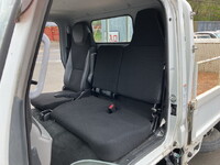 三菱ふそうキャンター平ボディ小型（2t・3t）[写真32]