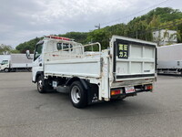 三菱ふそうキャンター平ボディ小型（2t・3t）[写真05]